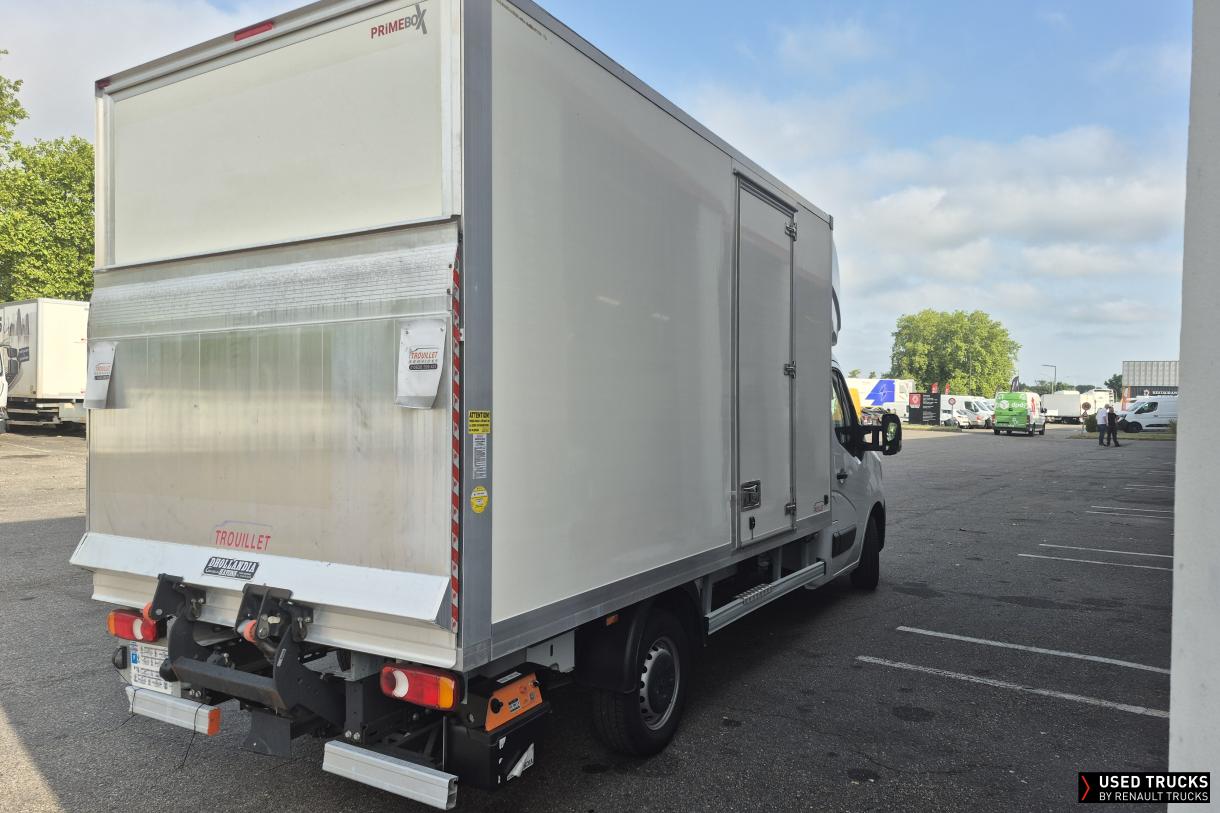 Renault Master 145