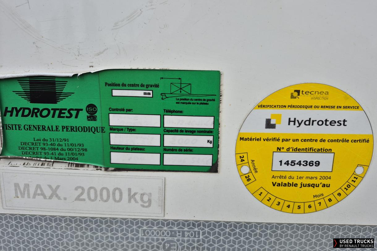 Renault Trucks D Wide 320