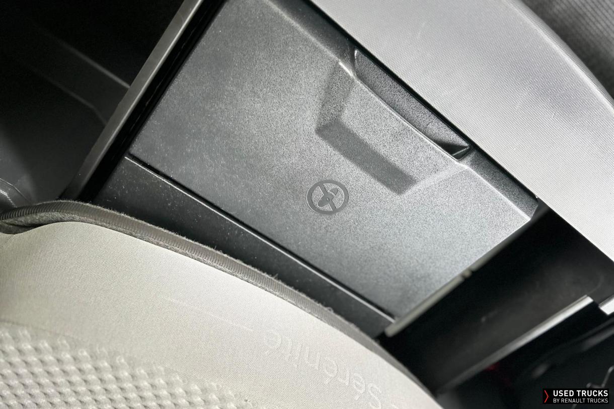 Renault Trucks T High 