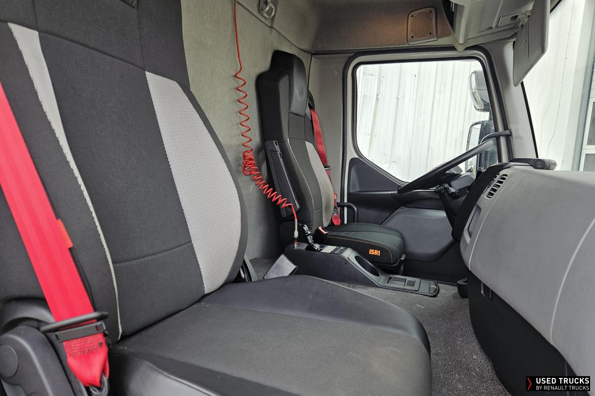 Renault Trucks D Wide 320