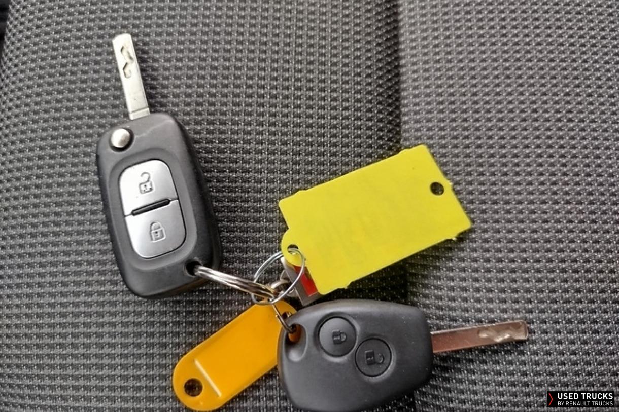 Renault Trucks Master 75