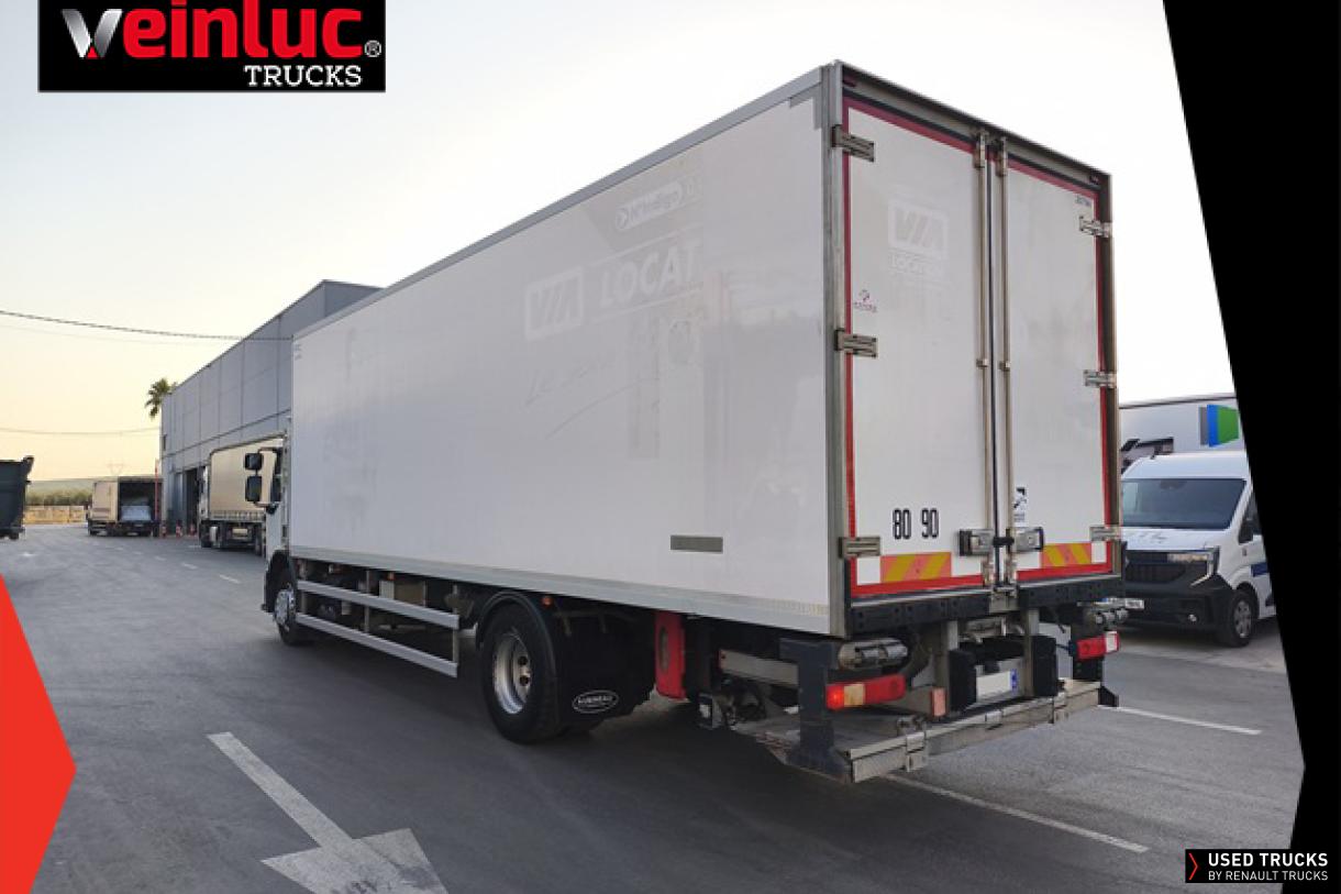 Renault Trucks D Wide 320