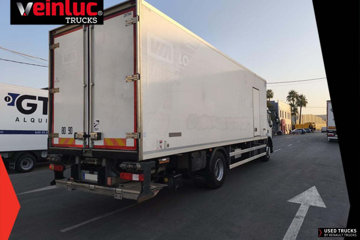 Renault Trucks D Wide 320