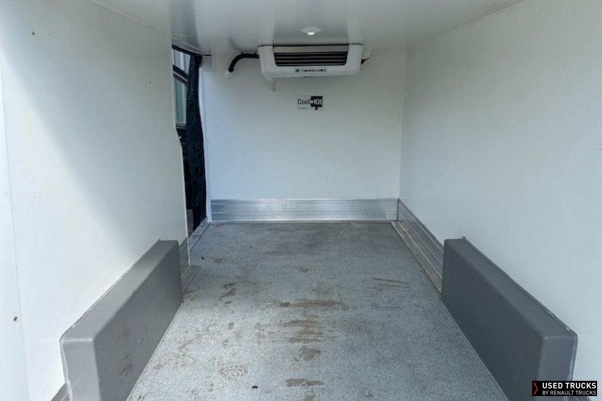 Renault Trucks Trafic 145