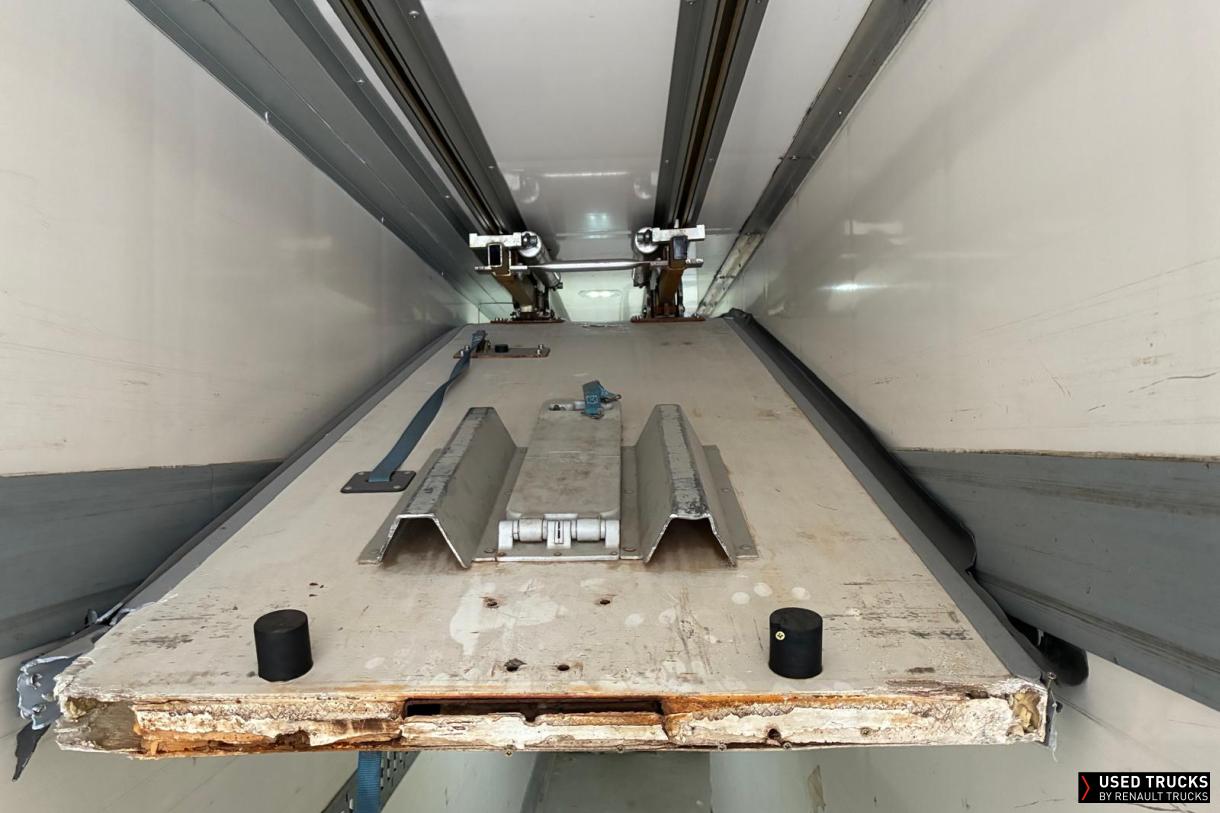 Renault Trucks D Wide 320